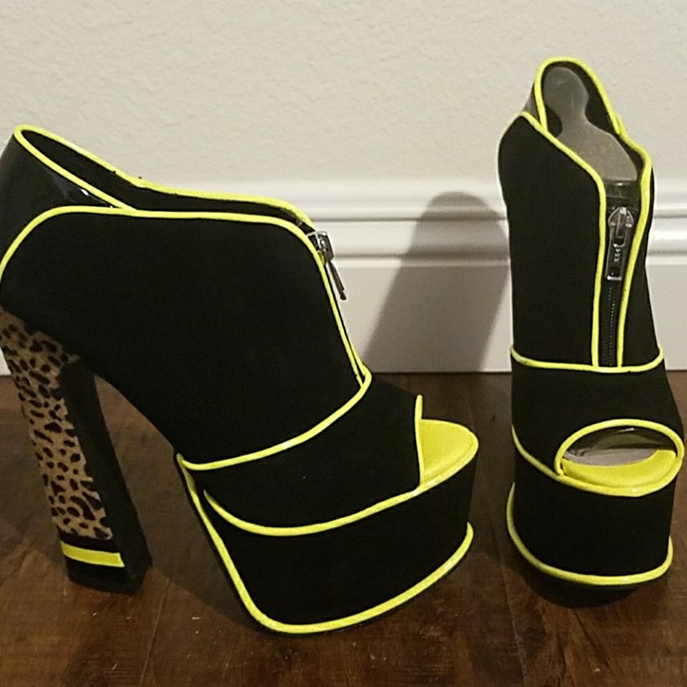 Dolce Vita dv8 black leOpard heels BRAND NEW